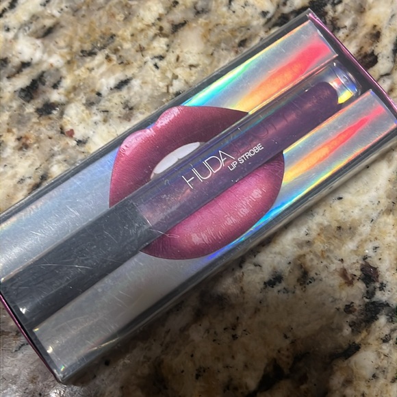 🌙💕Huda Fearless Lip Strobe - Picture 6 of 11